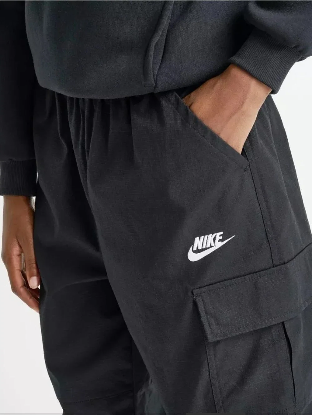 Nike Big Kids' Sportswear Club Woven Cargo Pants - Black